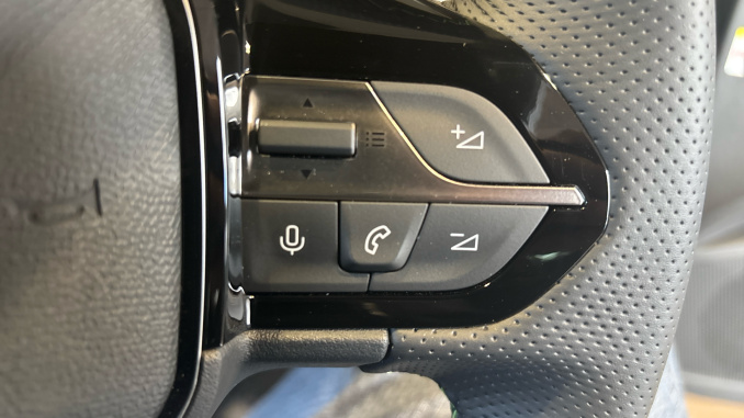 Peugeot 308 1.2 Hybrid 145 GT Premium 5dr e-DSC6 Petrol Hatchback - Image 17